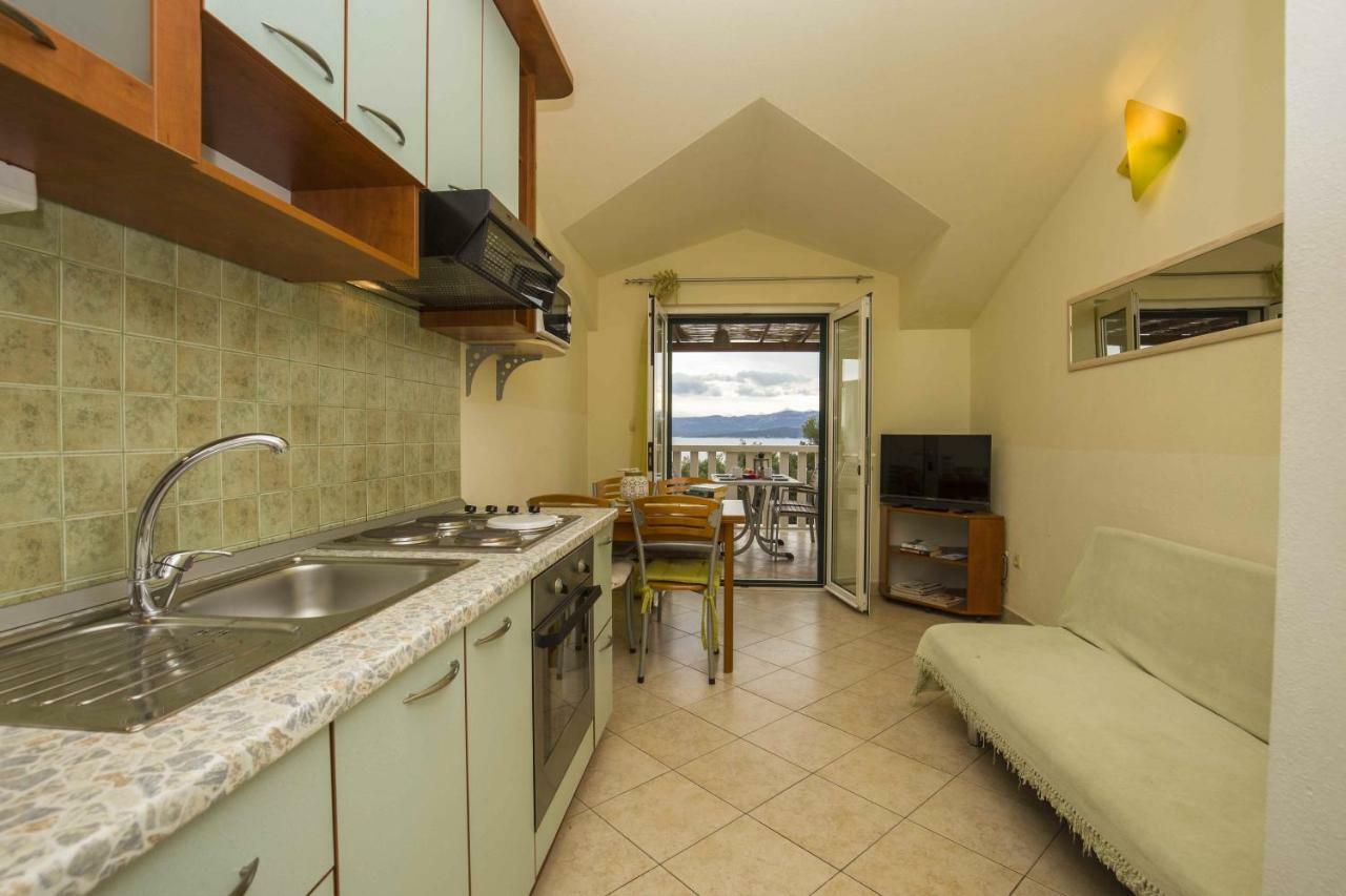 Apartment Sani Bol