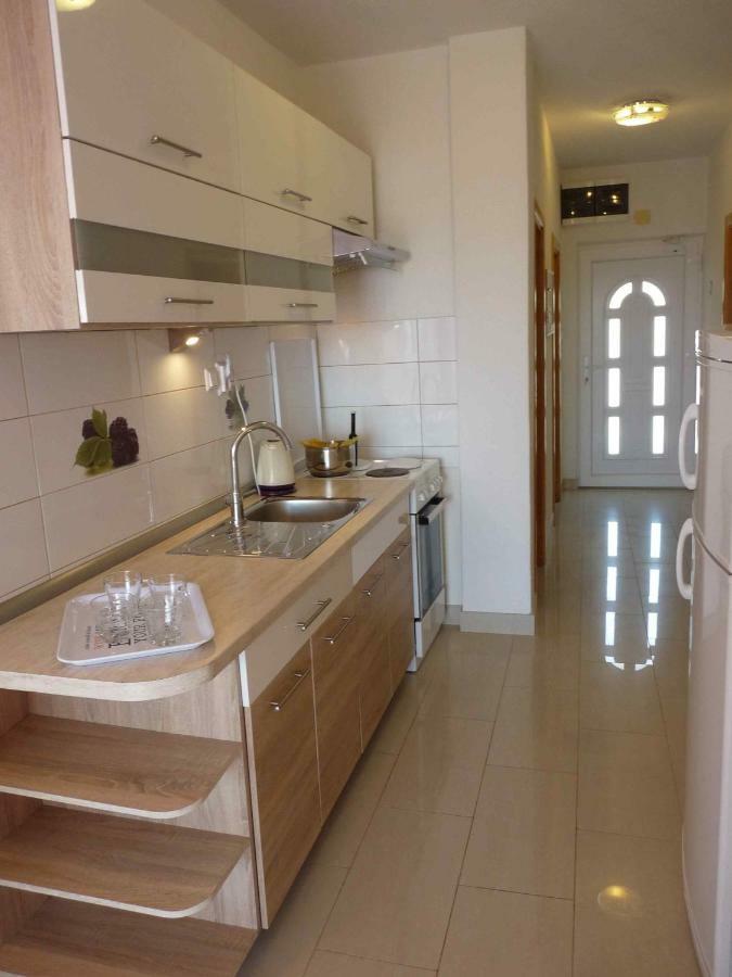 Apartment Sani Bol
