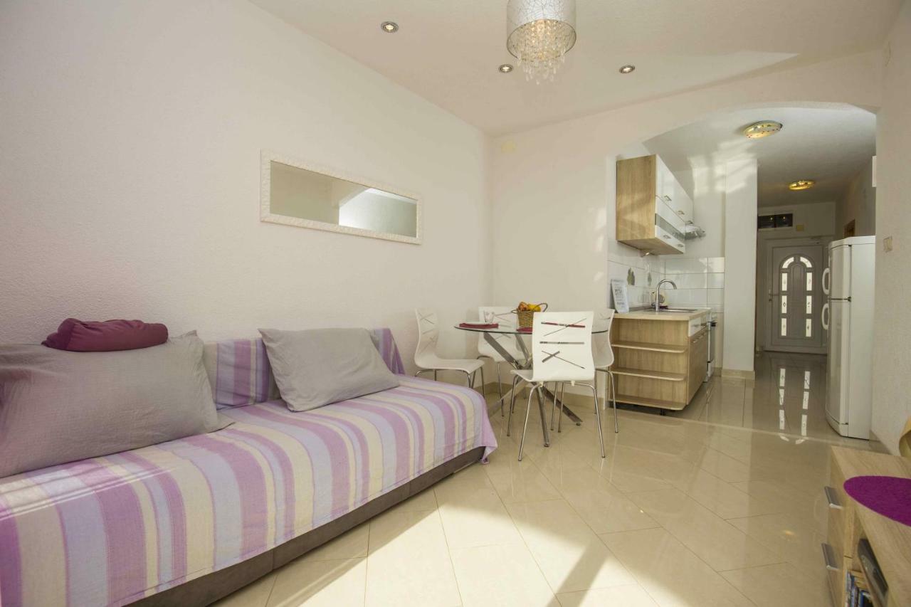 Sani Apartment *